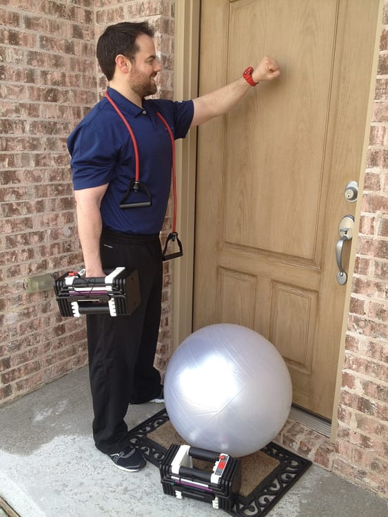 personal trainer in Dallas knocking on door