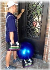 In Home Personal Trainers to Coppell TX knocking on door