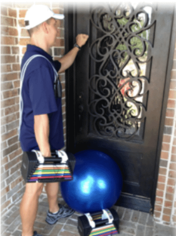 Personal Trainer knocking on door